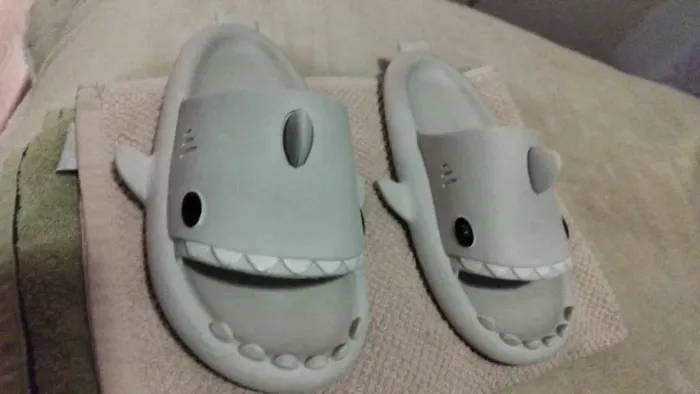 Chinelo de Tubarão Infantil em Excelente Estado