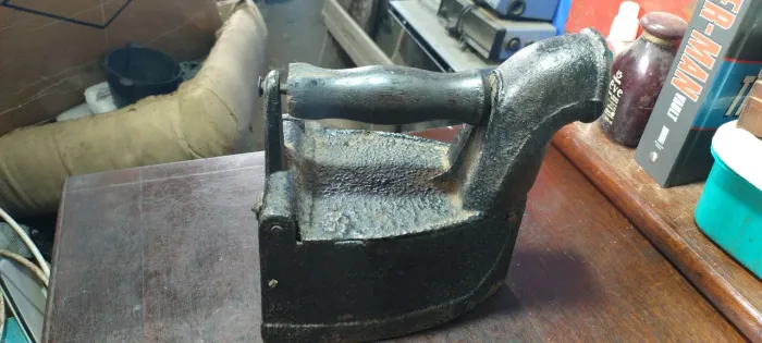 Ferro a brasa antigo para decoração no estado das fotos 