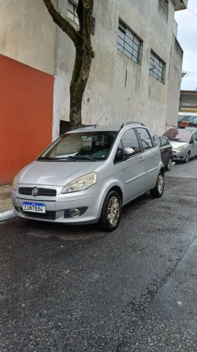 Fiat Idea Attractive 1.4 Fire Flex 8V 5P 2011