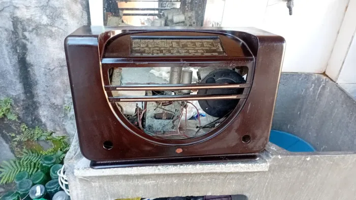 Radio valvulado antigo Mullard