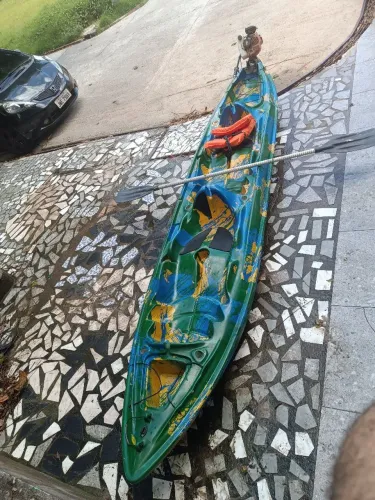 Caiaque dois lugares motorizado