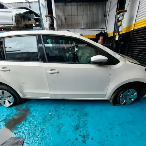 Vw Up 1.0 3cc 2016 Parachoque Lanterna Farol Capo Alternador Porta Motor Airbag Sucata