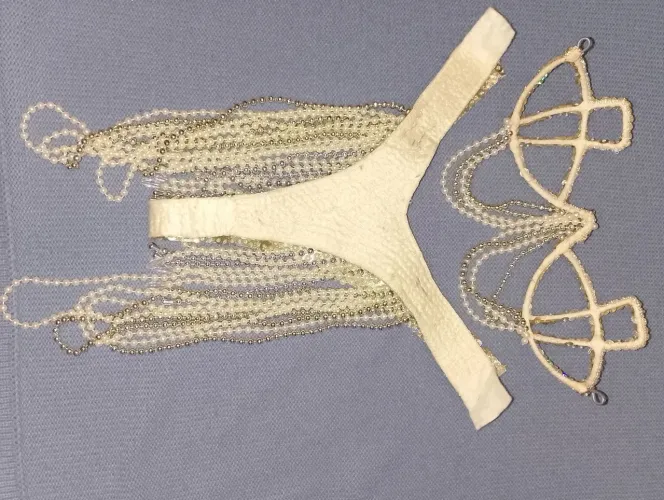 Biquíni Passista dourado com contas 