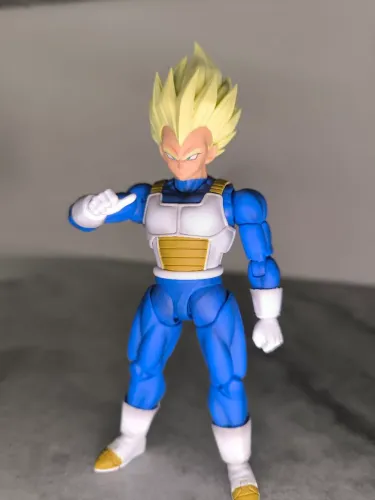 Dragon ball Z Super VEGETA SSJ kong studios b15 lacrado