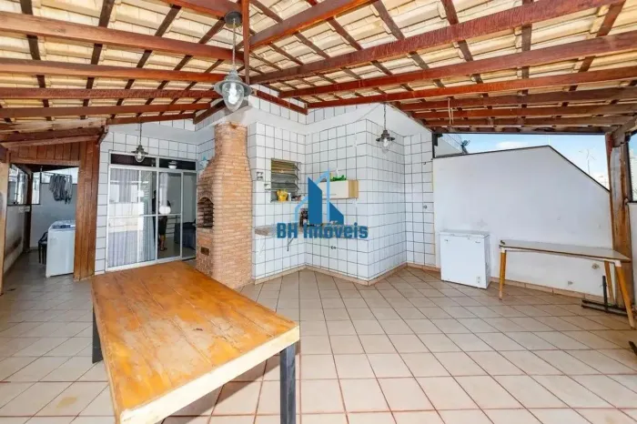 Cobertura à Venda - 3 Quartos com uma Suíte, 3 vagas no bairro Castelo - Belo Horizonte/MG