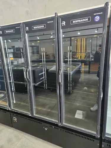 geladeira expositora 3 portas para bebidas e lacticínios - a pronta entrega