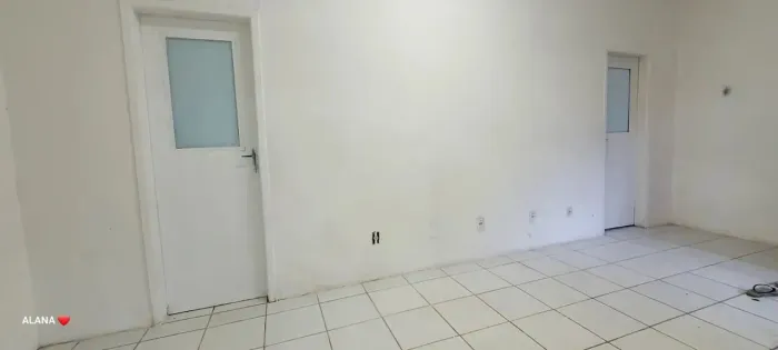 ALUGO CASA COMERCIAL NO BAIRRO DA MADALENA