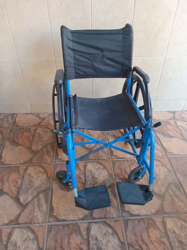 Cadeira de rodas de ferro - azul