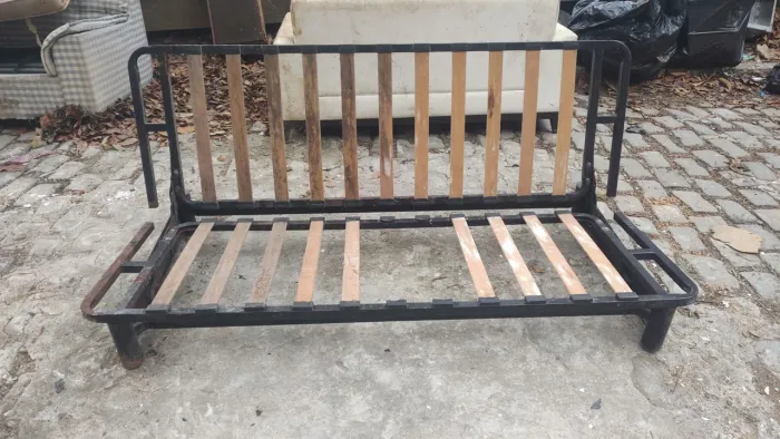Sofá cama futon preto