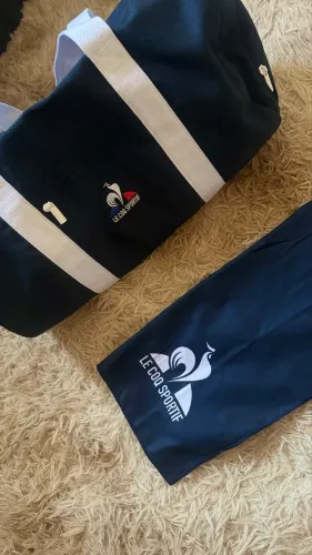 Combo le coq sportif mala duffel + toalha esportiva