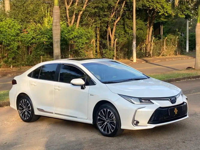 Toyota Corolla Altis Prem. Hybrid 1.8 Flex AUT 2025