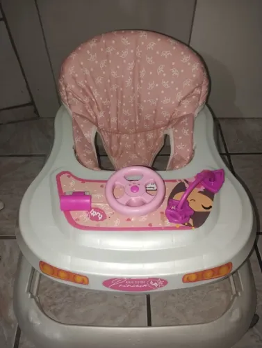 Andado infantil assento acolchoado.