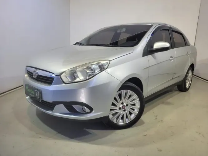 Fiat Siena Essence 1.6 Flex 16V 4P 2013