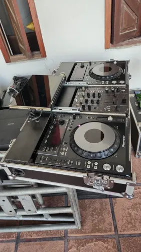 CDJS 850black e Mixer Pioneer DJM 400 na case .