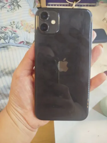 iPhone 11 (Bloqueado) - Excelente Estado Físico para Retirada de Peças