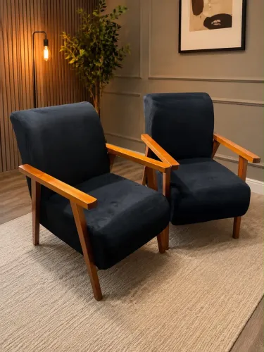 POLTRONA OLÍVIA BRAÇOS MADEIRA MACIÇA EM SUEDE,