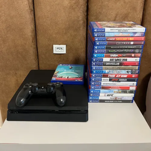 Ps4 Slim com jogo, aceito cartão!