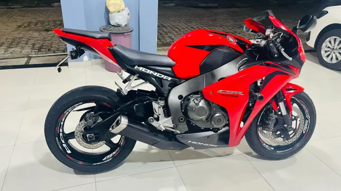 FIRE BLADE 1000RR CANHÃO DAS PISTAS