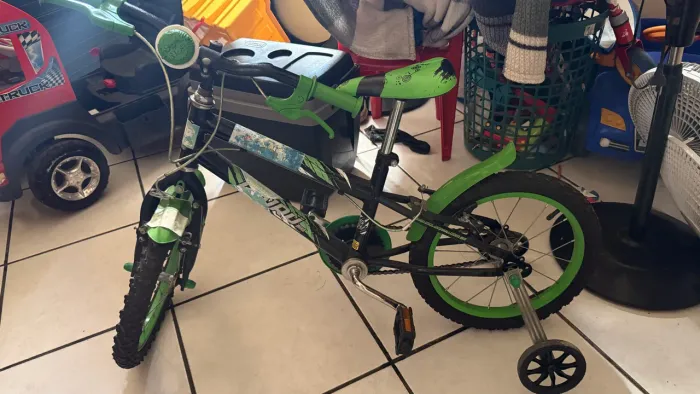 Bicicleta infantil usada (pouco usada)