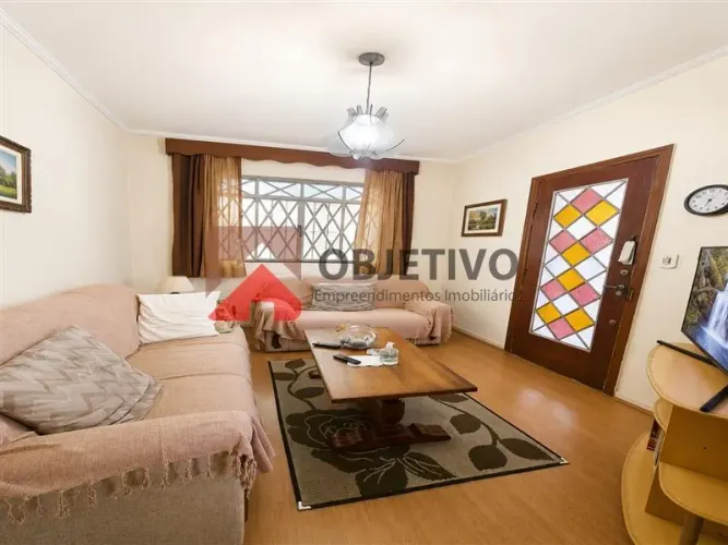 Espaço, conforto e localização privilegiada: sobrado com 140 m², 3 dormitórios e 6 vagas d