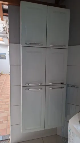 Vende-se conjunto de armário e balcão
