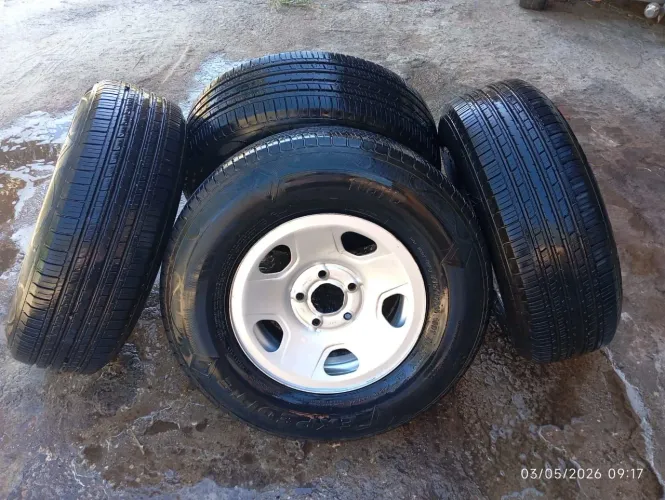 Pneus 235/75 r15 Itaro e rodas 5x120