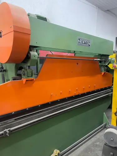 Dobradeira Newton 3050 mts 40 ton buchas novas ferramentas