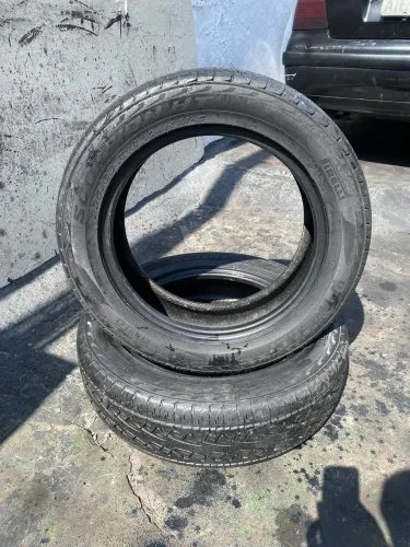 Par de pneu Pirelli 225/60R18