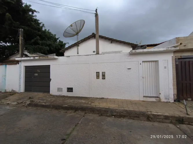Alugo casa de 01 quarto semi mobiliada em otima localização na Urbis I (candeias) a poucos