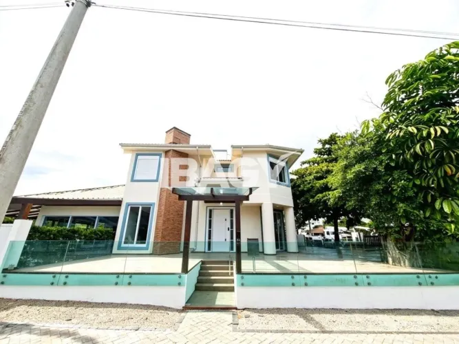 Excelente Casa 4 dormitório(s) em Jurerê - Florianópolis