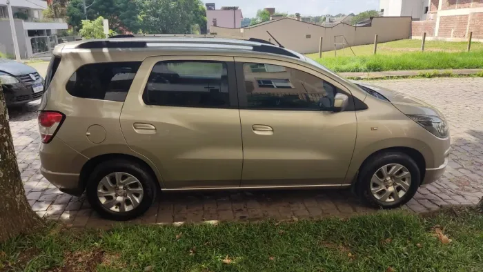 Chevrolet Spin LTZ 1.8 8V Econo.flex 5P Mec. 2013
