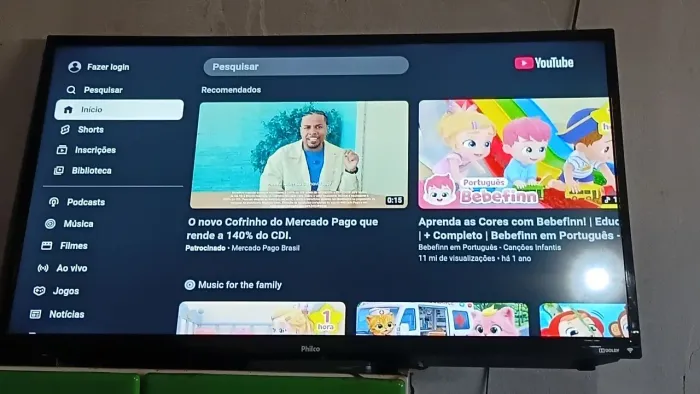 Vendo essa TV ela é smart está funcionando normal tem controle