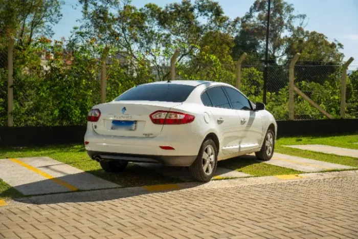 Renault Fluence Sed. Dynamique 2.0 16V Flex Mec. 2012