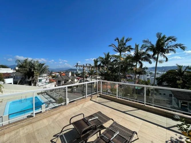Casa com 5 Quartos e 4 banheiros à Venda, 280 m² privativos.