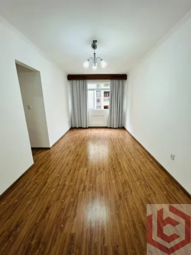 Apartamento à Venda, 1 Dorm, Elevador, 1 Vaga de Garagem, Vista Lateral para o Mar, Bairro