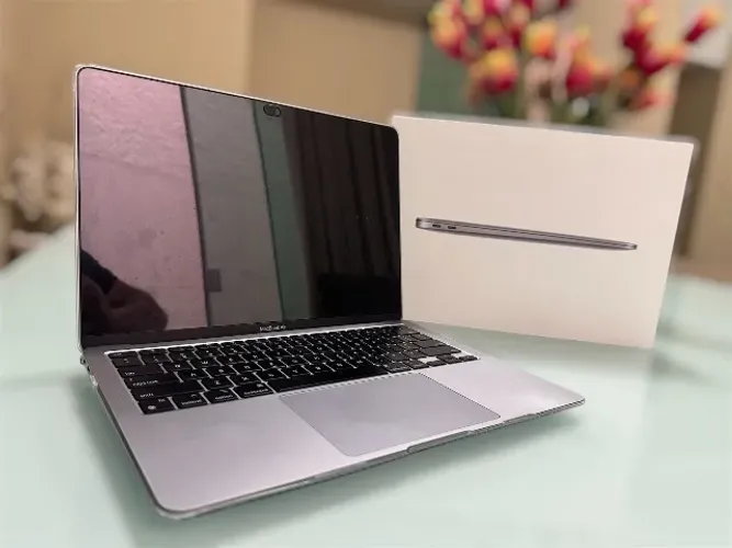 MacBook Air M1 | "13.6" | 8GB | 256SSD | Space Gray
