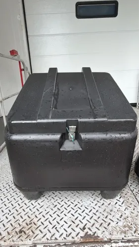 CAIXA BAÚ TÉRMICA PARA MOTOBOY / DELIVERY - POUCO USADA