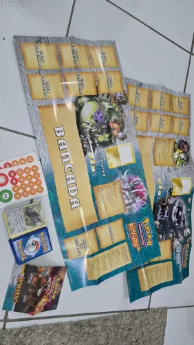 Cartas Pokémon e miniaturas anos 2000
