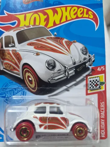 HOT WHEELS VOLKSWAGEN BEETLE - FUSCA LOVE<br>HOLIDAY RACERS 4/5