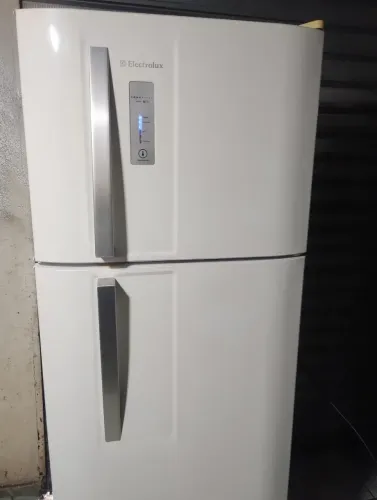 GELADEIRA ELECTROLUX FROST FREE BEM NOVA ENTREGO 