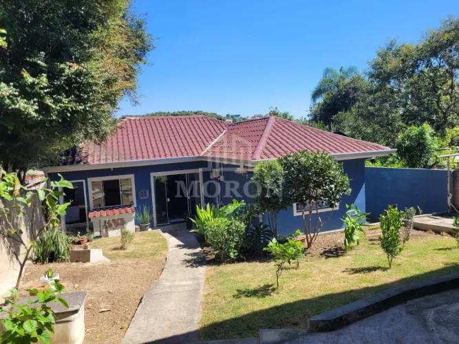 CASA Á VENDA - OLARIAS