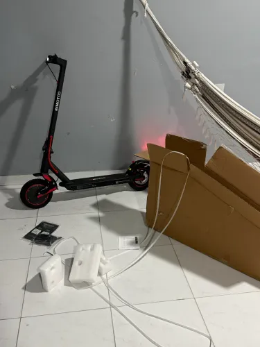 Patinete 500W com amortecedor chega até 40km/h