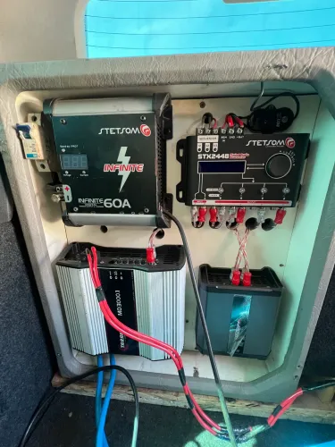 Vendo som automotivo trio 4 vias