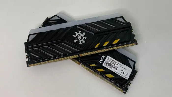 16GB (2X8GB) XPG 3000MHZ RGB
