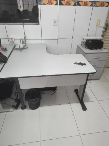 Mesa Escritório em L 1,20 * 1,20