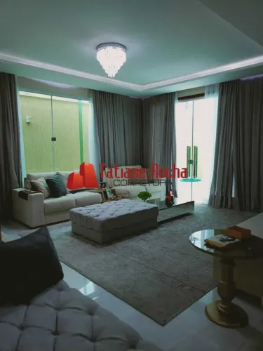 Vendo excelente casa em rua pública no Conjunto Centenario.