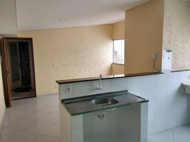 AP 1 QTO - Novo  - Na praça  central do Pólo de Modas - Guara 2