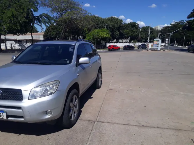 Toyota RAV4 2.0 4X4 16V Aut. 2005