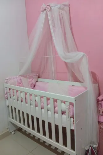 Berço e colchão com mosquiteiro e kit berço( usado muitopouco sem defeito)