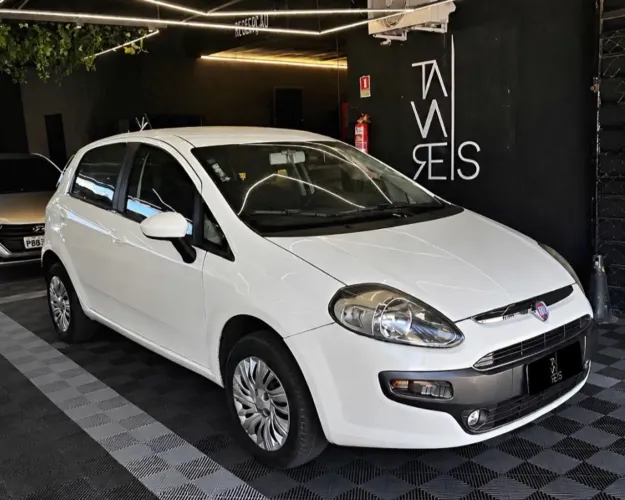 Fiat Punto Essence 1.6 Flex 16V 5P 2016